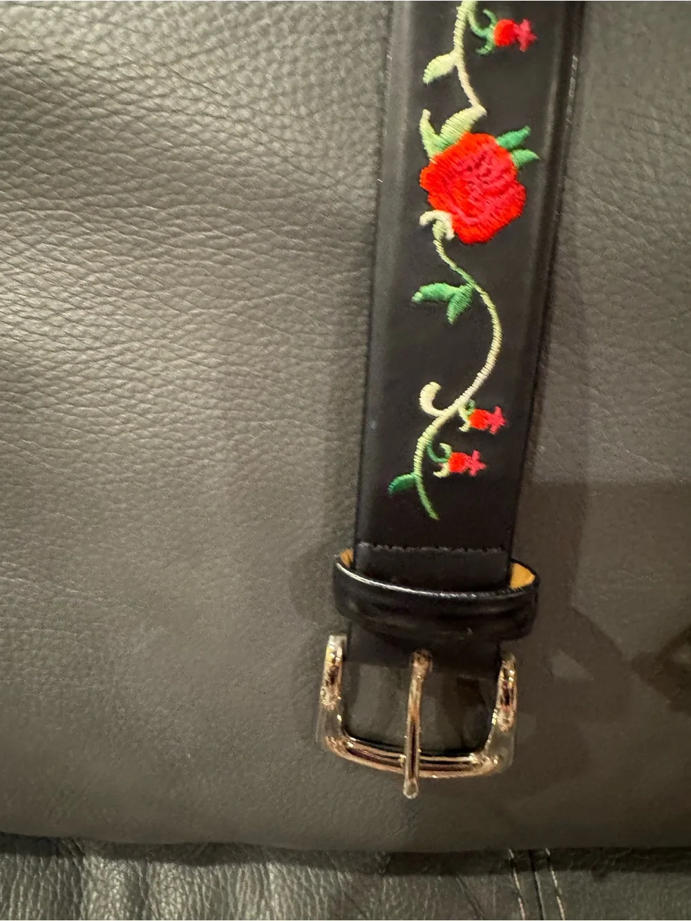 4 Ladies Vintage Belts Liz Claiborne and Donna Katz.